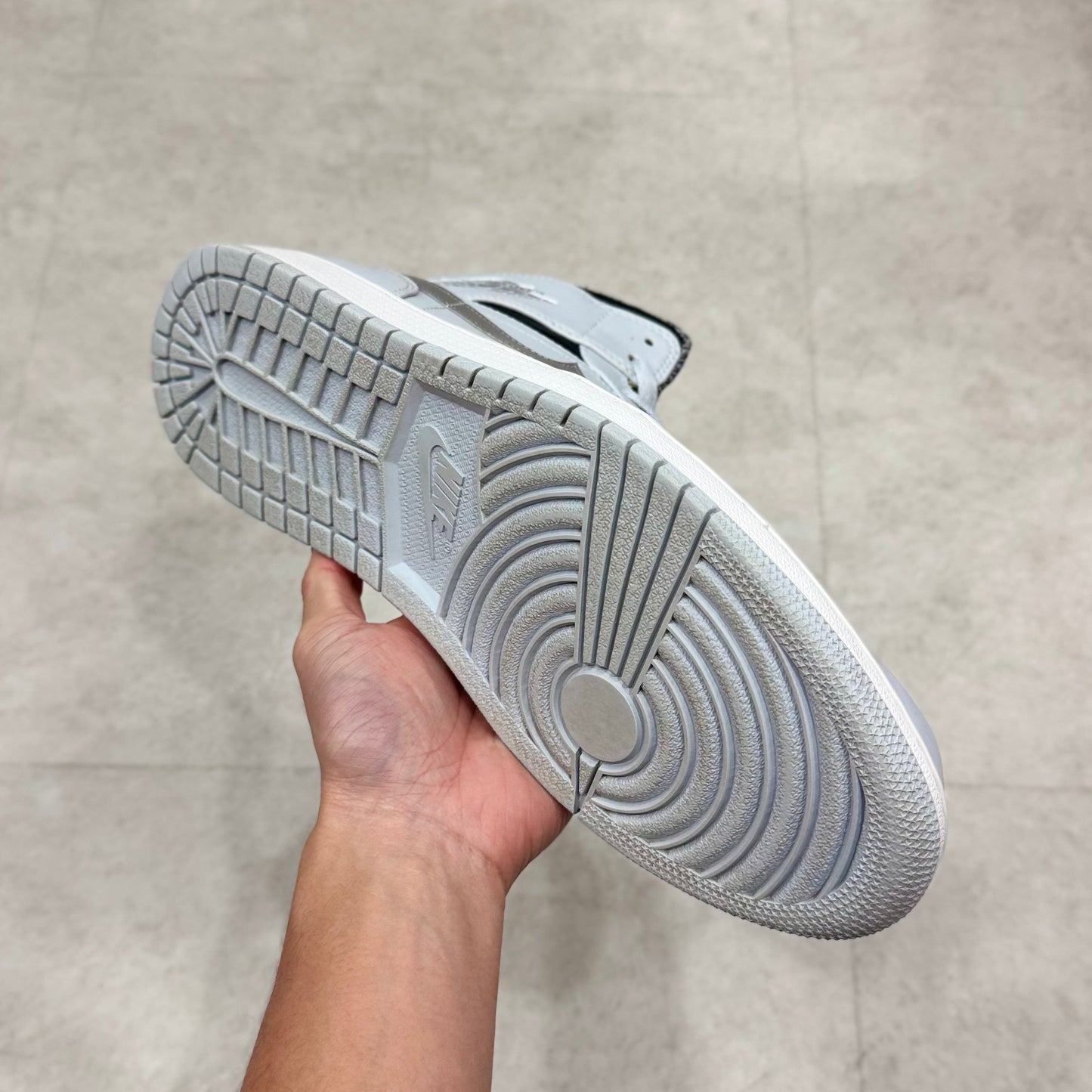 554724-032 Nike Air Jordan 1 Pure Platinum  2016