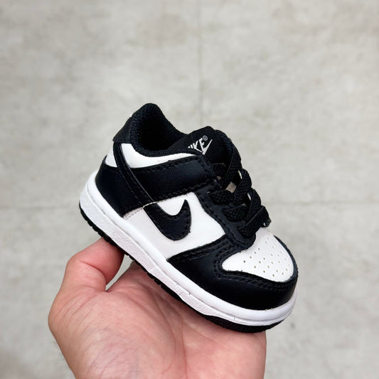CW1589-100 Nike Dunk Panda