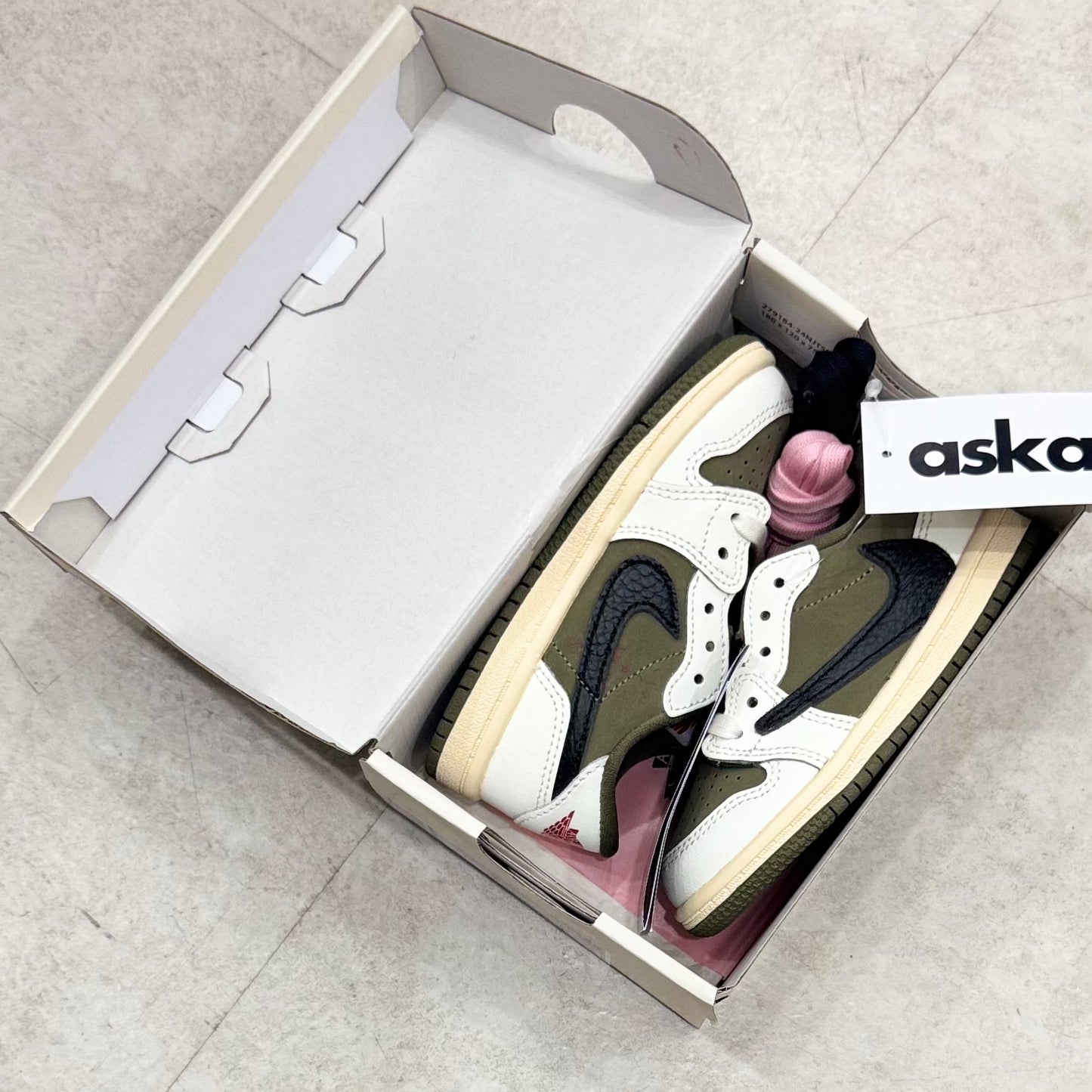 DO5441-200 Nike Air Jordan 1 Travis Scott