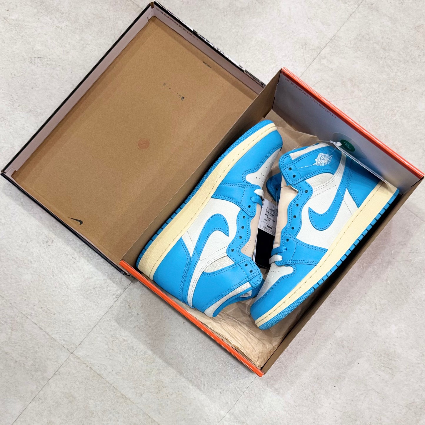 FD1437-402 Nike Air Jordan 1 UNC
