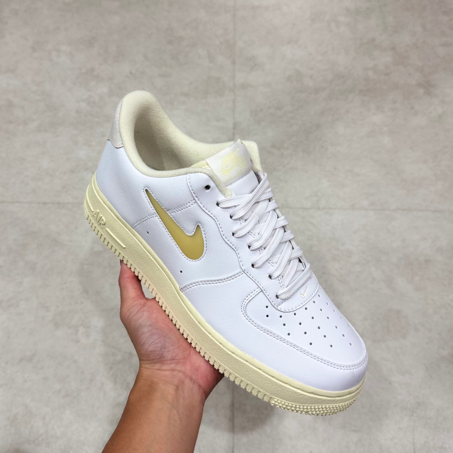 DC8894-100 Nike Air Force 1 Pale Vanilla