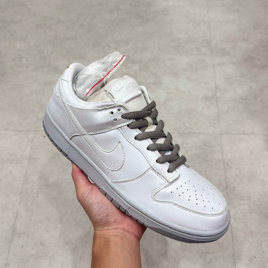 313170-111 Nike SB Dunk Medicom Toy
