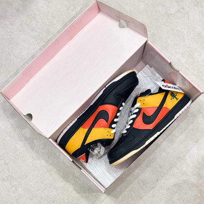 304292-803 Nike SB Dunk Roswell Rayguns Home