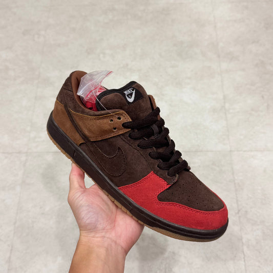 304292-226 Nike SB Dunk Bison