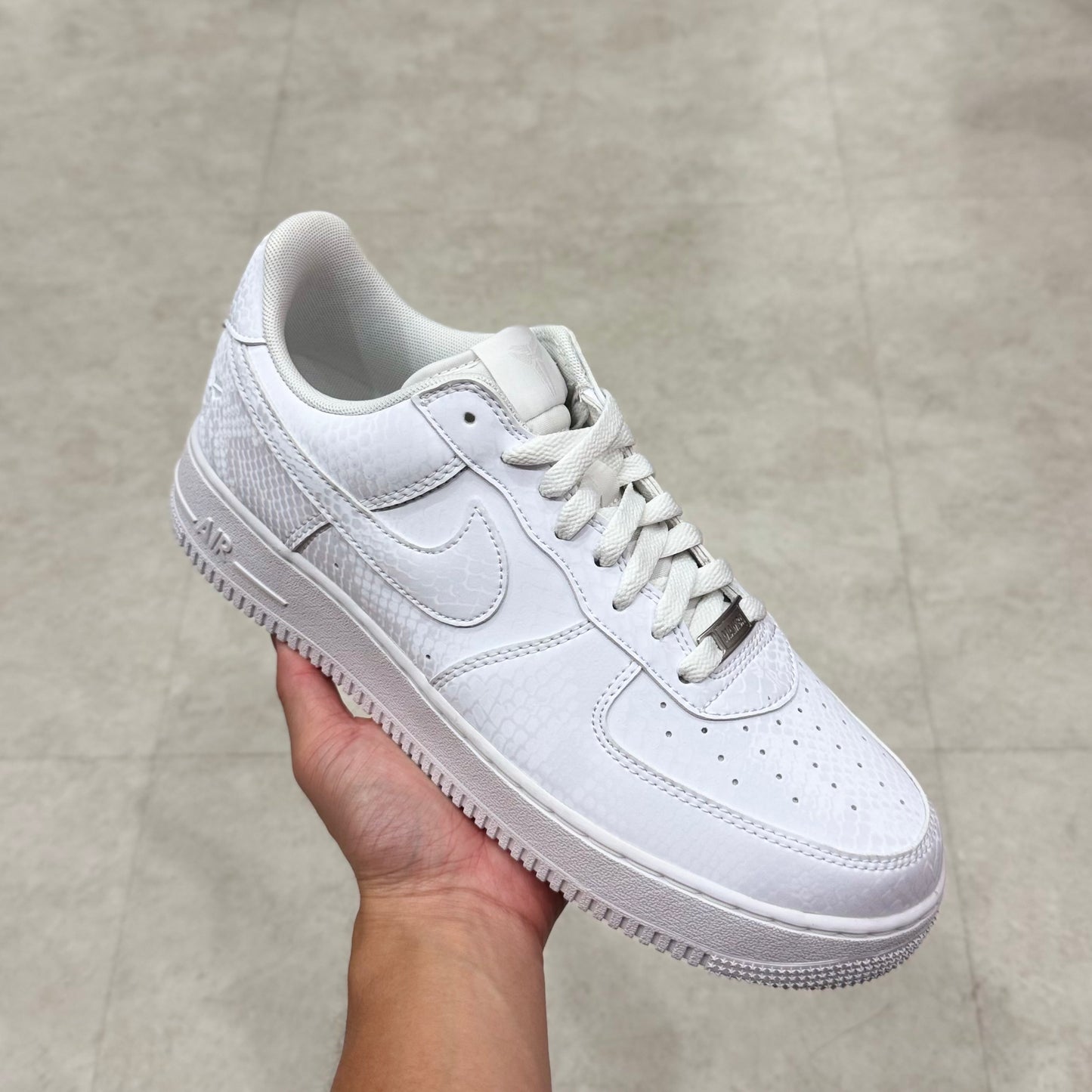 IB0018-100 Nike Air Force 1 Kobe Bryant Triple White