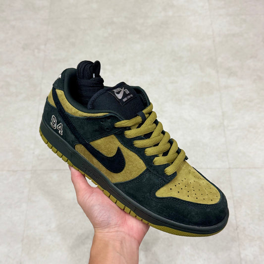 HQ8487-300 Nike SB Dunk Supreme Camper Green